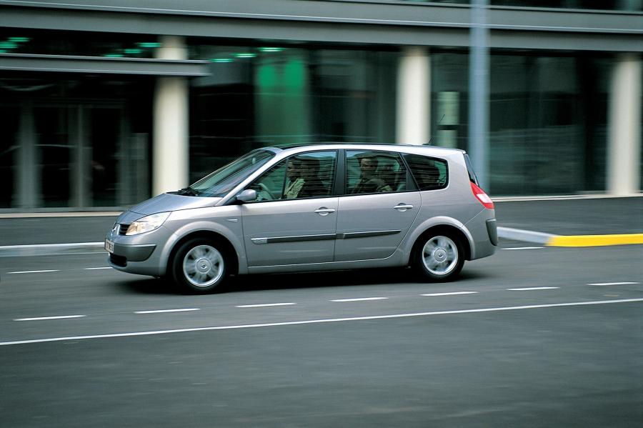  Renault Grand Scenic 2004 года  (фото 37 из 47)